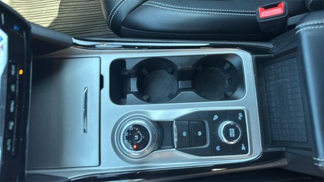 Photo of 2022 Agate Black Metallic Ford Explorer