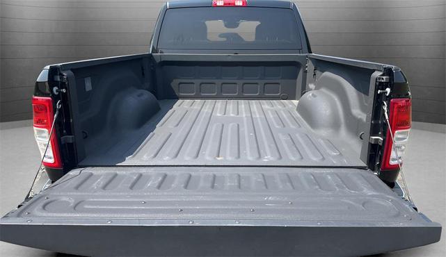 Photo of 2024 Diamond Black Crystal Pearlcoat RAM 2500