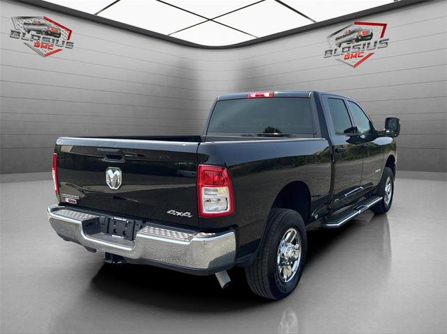 Photo of 2024 Diamond Black Crystal Pearlcoat RAM 2500