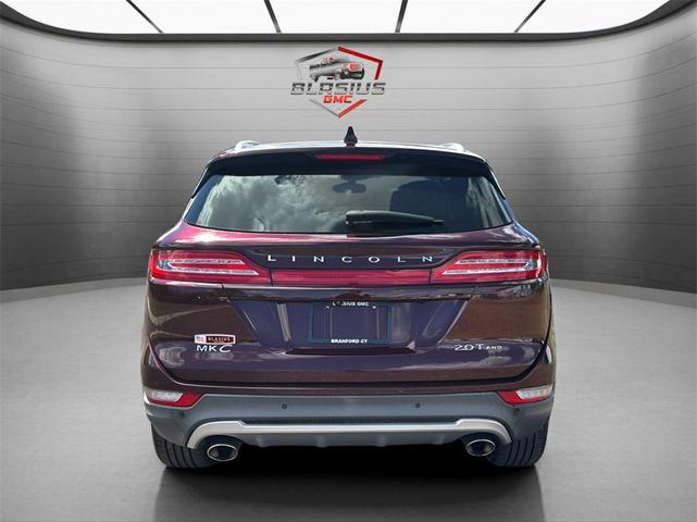 Photo of 2017 Burgundy Lincoln MKC