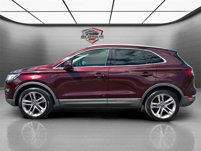 Photo of 2017 Burgundy Lincoln MKC