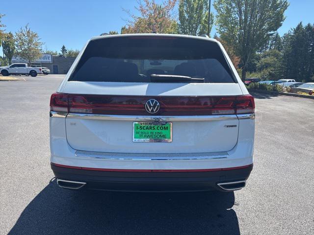 Photo of 2025 Pure White Volkswagen Atlas
