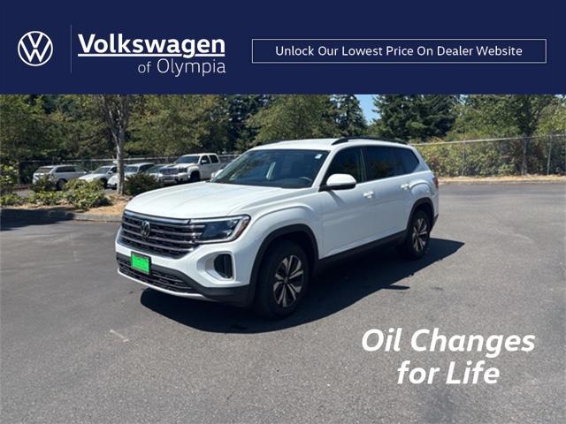 Photo of 2025 Pure White Volkswagen Atlas