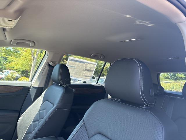 Photo of 2025 Pure White Volkswagen Atlas