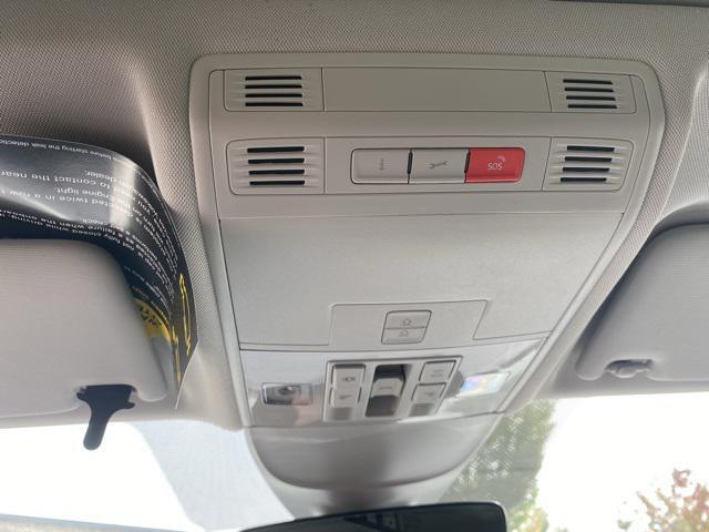Photo of 2025 Pure White Volkswagen Taos