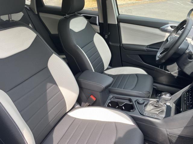Photo of 2025 Pure White Volkswagen Taos