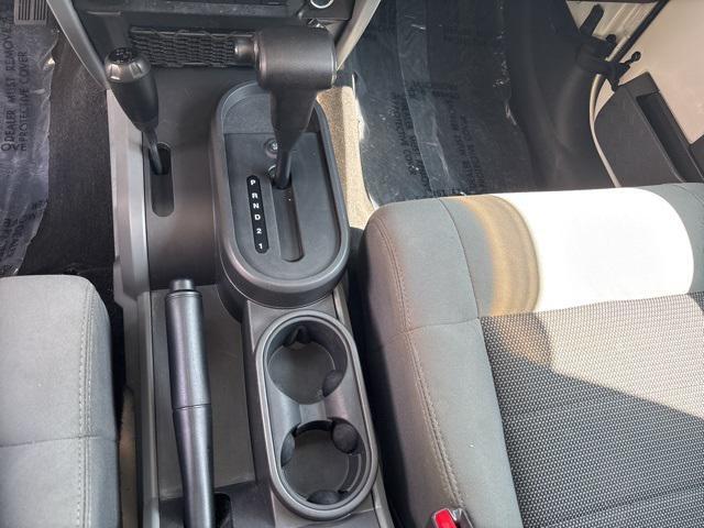 Photo of 2010 Stone White Clearcoat Jeep Wrangler