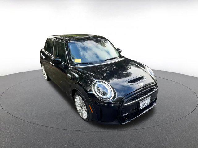 Photo of 2024 Black MINI Hardtop