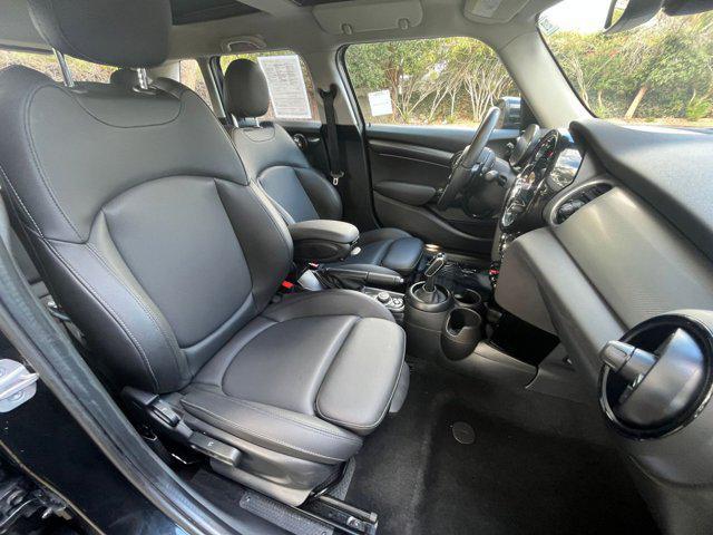 Photo of 2024 Black MINI Hardtop