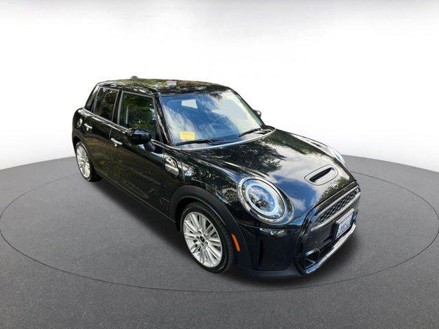 Photo of 2024 Black MINI Hardtop