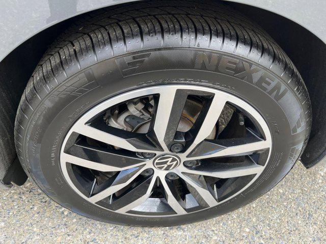 Photo of 2025 Gray Volkswagen Jetta