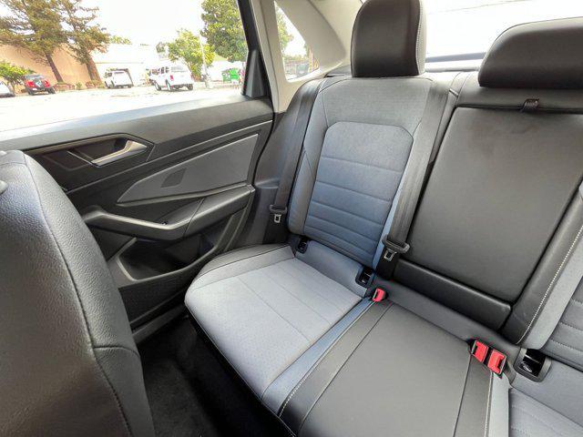 Photo of 2025 Gray Volkswagen Jetta