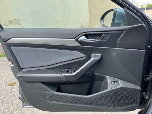 Photo of 2025 Gray Volkswagen Jetta