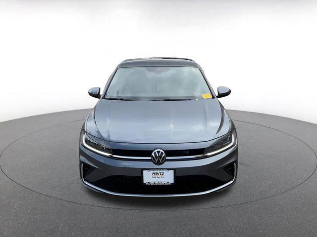 Photo of 2025 Gray Volkswagen Jetta