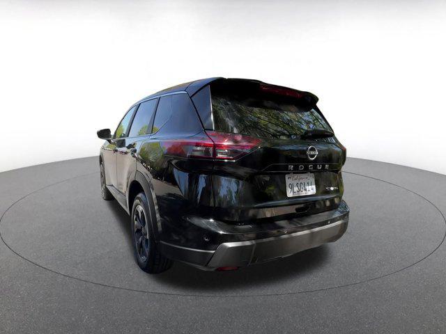 Photo of 2024 Super Black Nissan Rogue