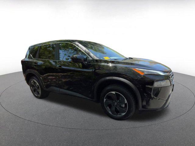 Photo of 2024 Super Black Nissan Rogue