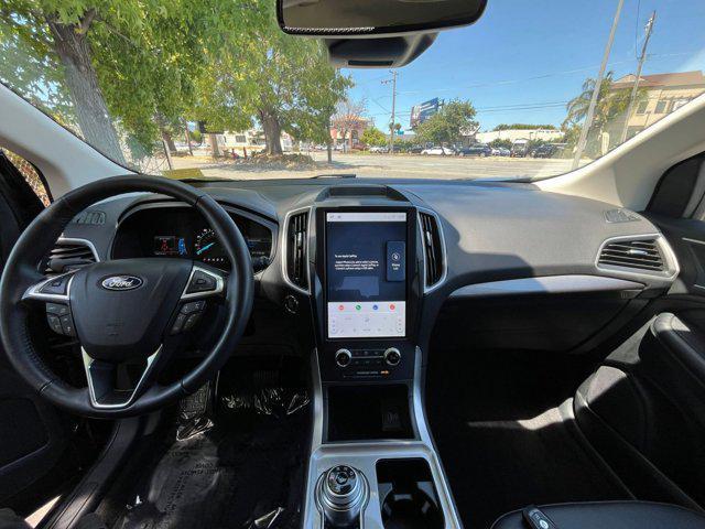 Photo of 2024 Agate Black Metallic Ford Edge