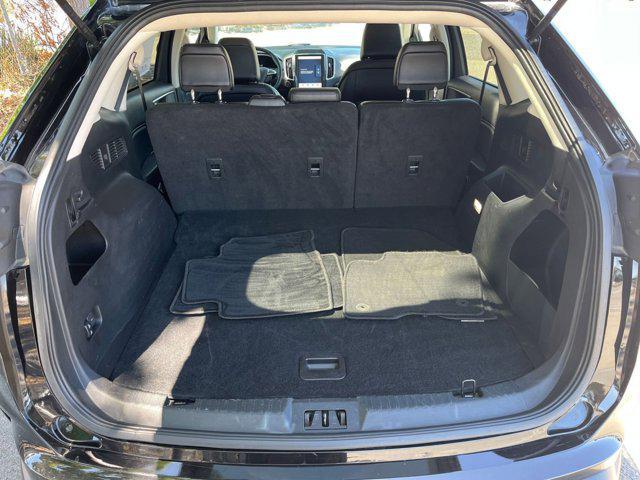 Photo of 2024 Agate Black Metallic Ford Edge