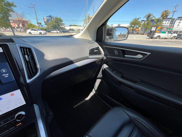 Photo of 2024 Agate Black Metallic Ford Edge