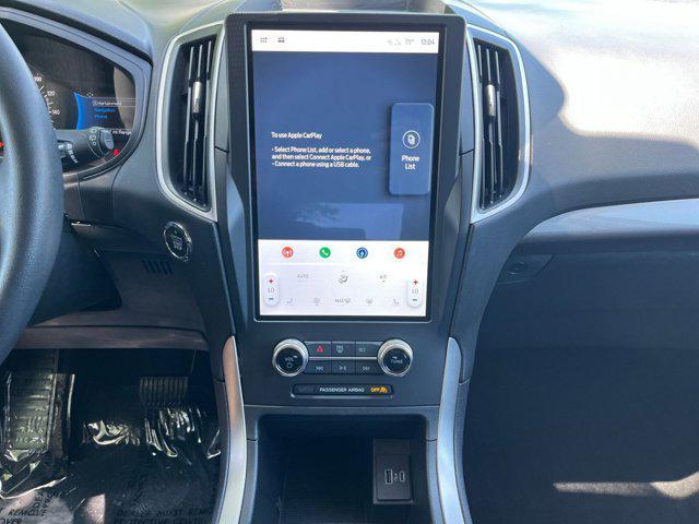 Photo of 2024 Agate Black Metallic Ford Edge