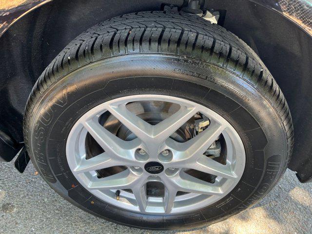 Photo of 2024 Agate Black Metallic Ford Edge