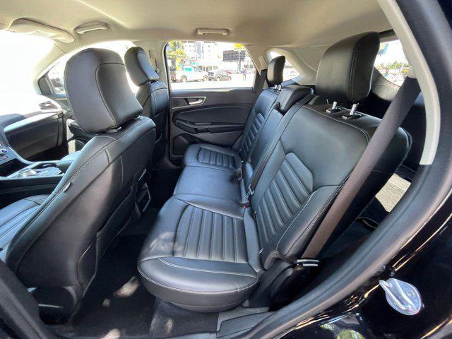 Photo of 2024 Agate Black Metallic Ford Edge