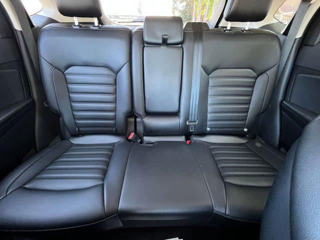 Photo of 2024 Agate Black Metallic Ford Edge