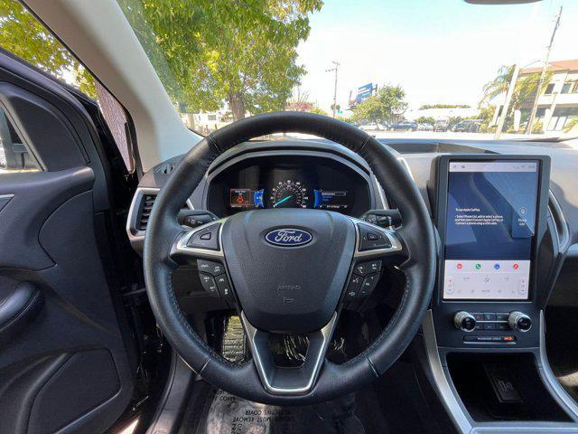 Photo of 2024 Agate Black Metallic Ford Edge