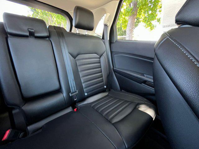 Photo of 2024 Agate Black Metallic Ford Edge