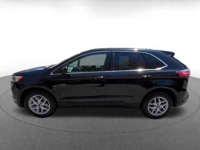 Photo of 2024 Agate Black Metallic Ford Edge