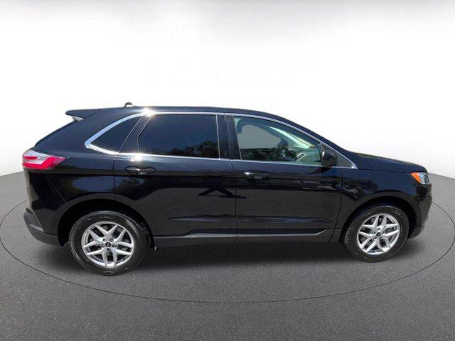 Photo of 2024 Agate Black Metallic Ford Edge