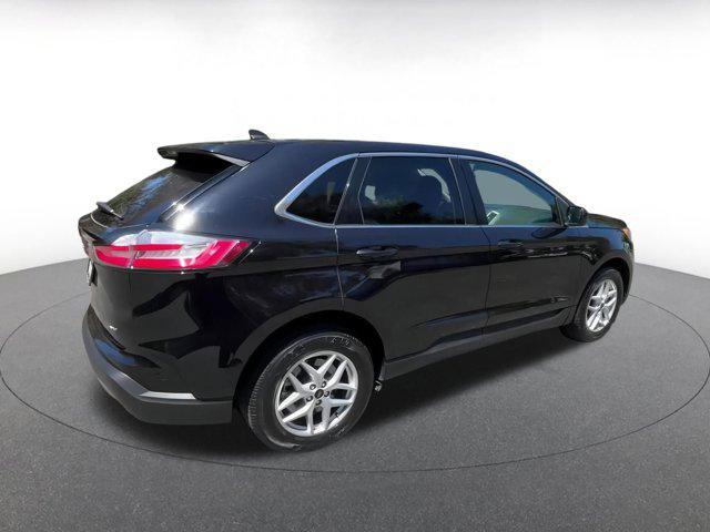 Photo of 2024 Agate Black Metallic Ford Edge