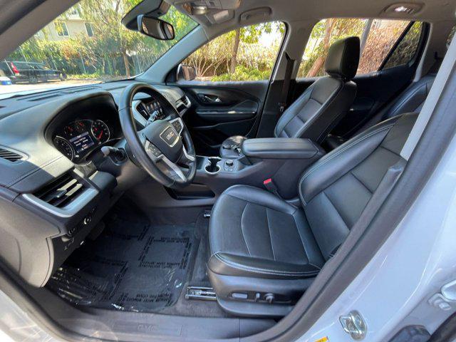 Photo of 2024 Summit White GMC Terrain