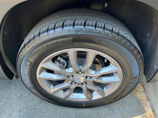 Photo of 2024 Summit White GMC Terrain