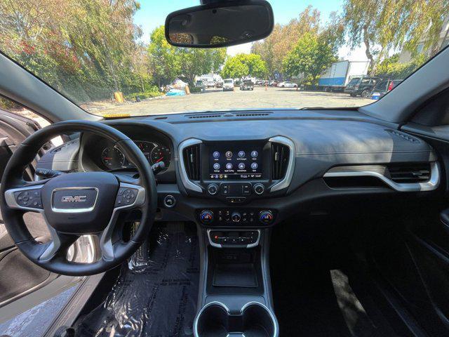 Photo of 2024 Summit White GMC Terrain