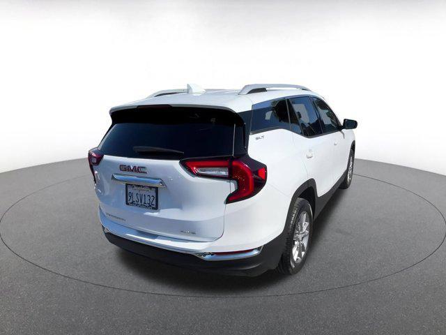 Photo of 2024 Summit White GMC Terrain