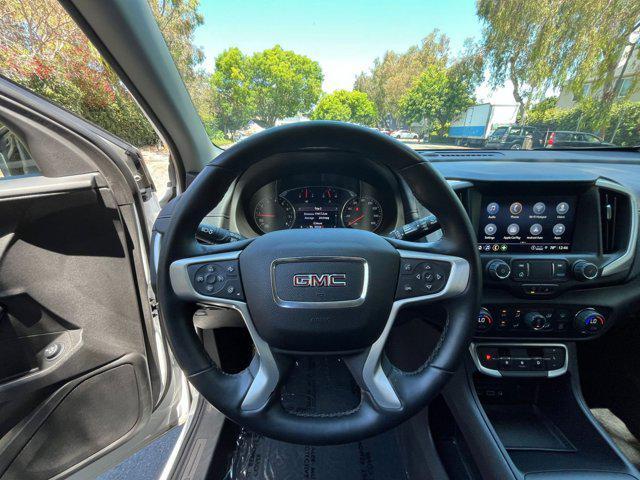Photo of 2024 Summit White GMC Terrain