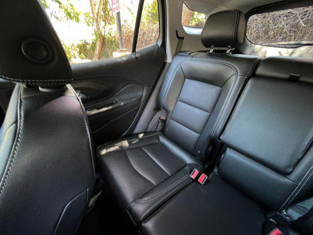 Photo of 2024 Summit White GMC Terrain