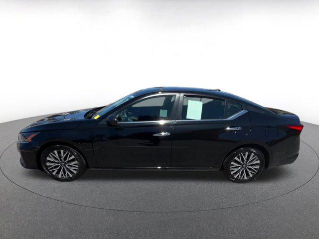 Photo of 2024 Super Black Nissan Altima