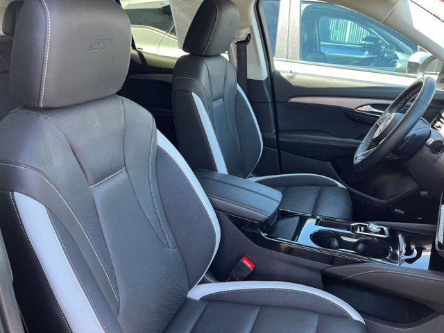 Photo of 2024 Summit White Buick Envision
