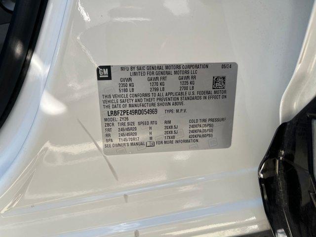 Photo of 2024 Summit White Buick Envision