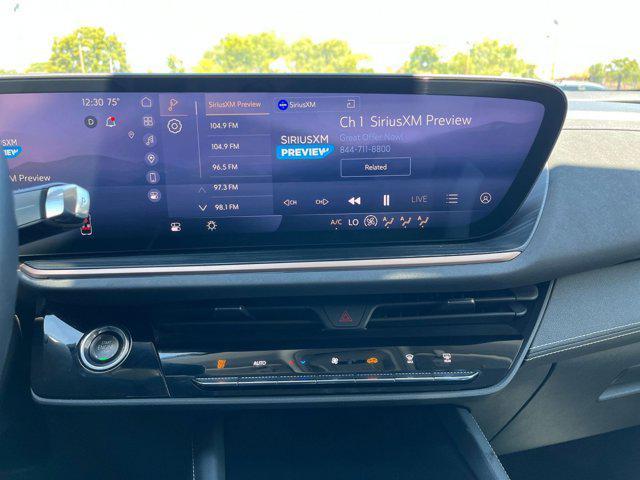 Photo of 2024 Summit White Buick Envision