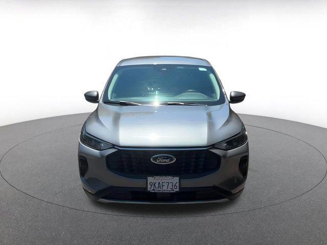 Photo of 2024 Carbonized Gray Metallic Ford Escape