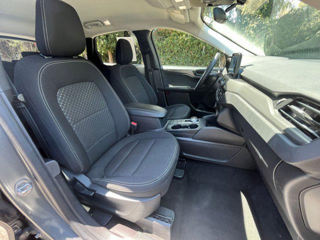 Photo of 2024 Carbonized Gray Metallic Ford Escape