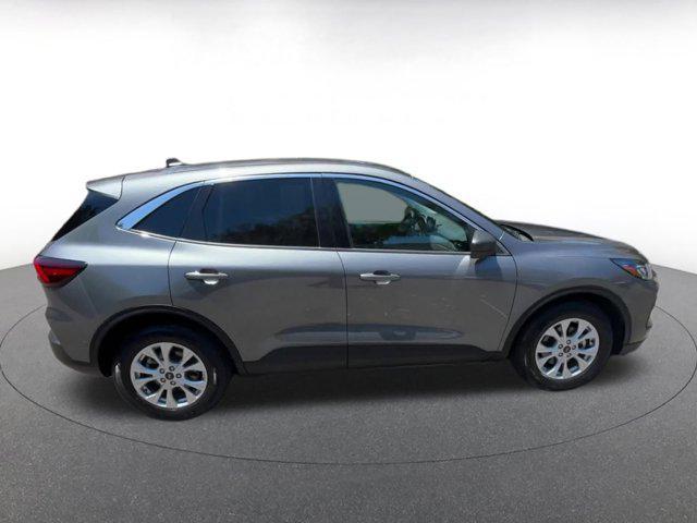 Photo of 2024 Carbonized Gray Metallic Ford Escape