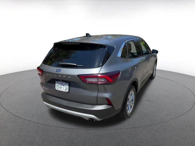 Photo of 2024 Carbonized Gray Metallic Ford Escape