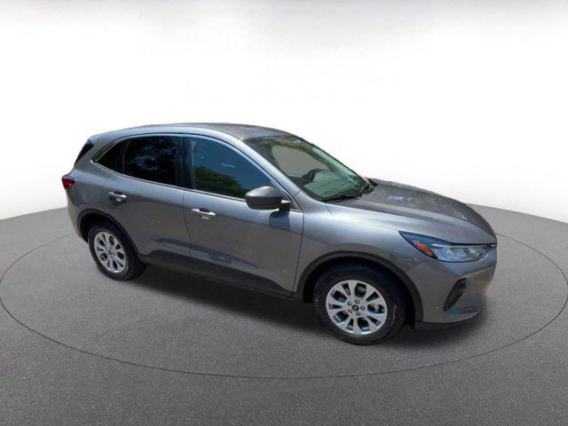 Photo of 2024 Carbonized Gray Metallic Ford Escape