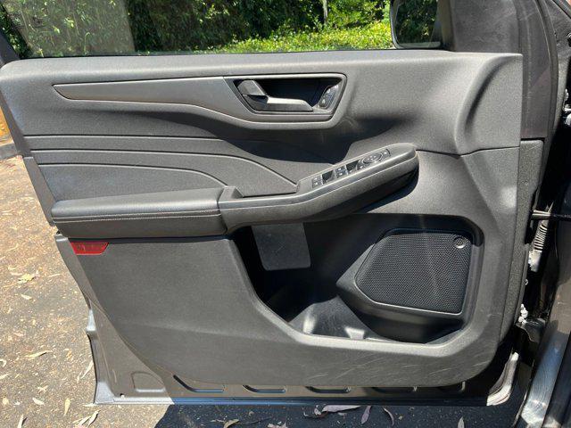 Photo of 2024 Carbonized Gray Metallic Ford Escape