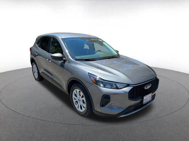 Photo of 2024 Carbonized Gray Metallic Ford Escape