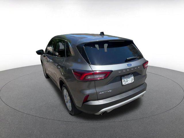 Photo of 2024 Carbonized Gray Metallic Ford Escape